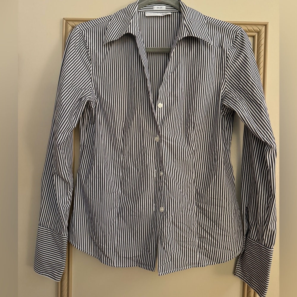Calvin Klein ladies size 2 stripe button up non iron